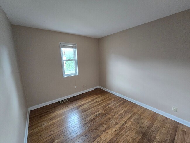 Building Photo - 3400 Taylorsville Rd