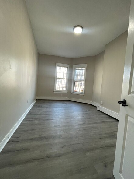 137 Wilkinson Ave 1L - 128 Wilkinson Ave