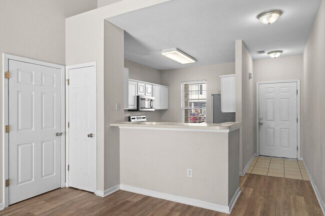 Building Photo - 3BR Townhome Carolina Forest – GREAT PRICE - Community Pool/Lake View