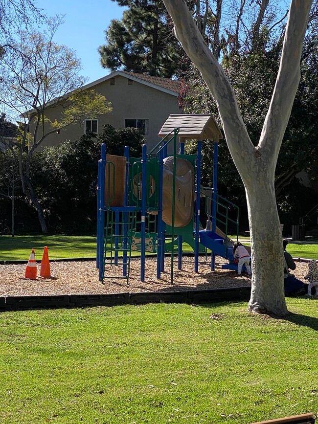 Building Photo - Serenity Abounds in University City!