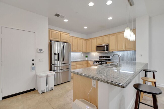 Building Photo - 15723 Parkhouse Dr