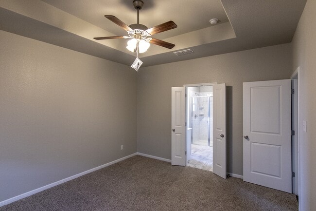 Building Photo - 7019 Tanglehead Dr