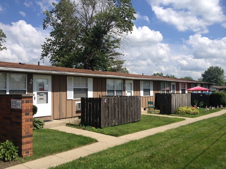 Ashville Court 33 South St E Ashville OH 43103 Apartment Finder