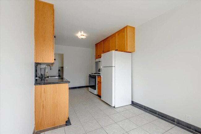 Building Photo - 3532 Maplewood Ave