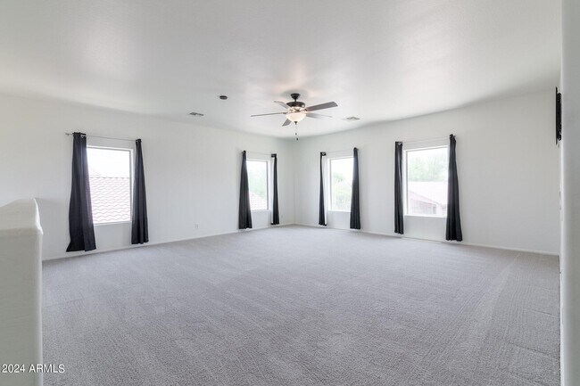Building Photo - 44175 W Knauss Dr