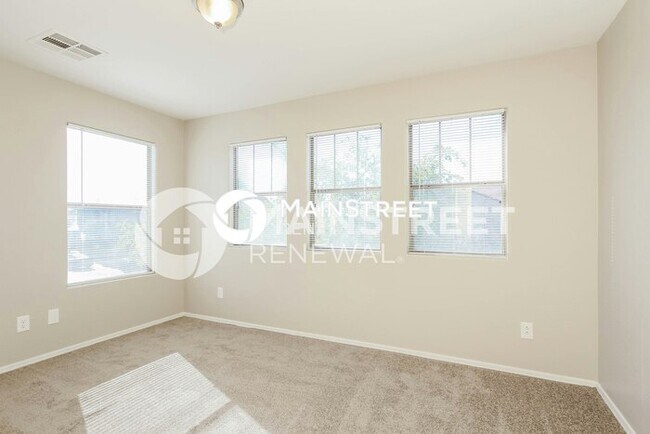 Building Photo - 6 Bedroom Pet-Friendly Home in Tolleson, AZ with Main Street Renewal