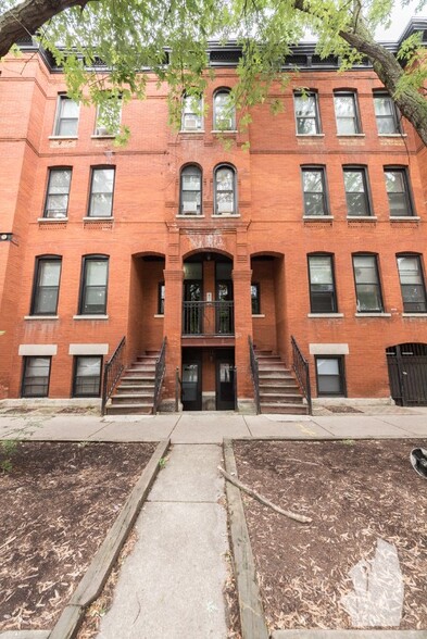 Building Photo - 1218 W Wrightwood Ave