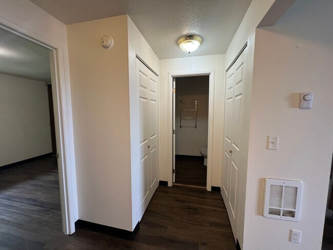 Building Photo - Village View Apartments