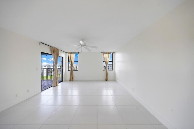 Building Photo - 2217 Cypress Island Dr