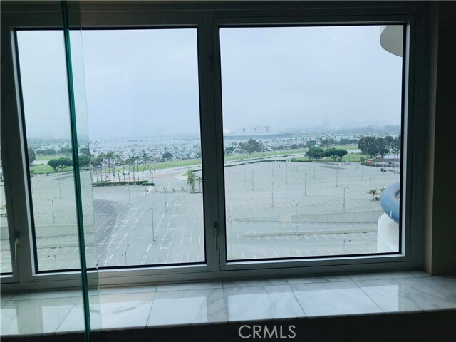 Building Photo - 525 E Seaside Way