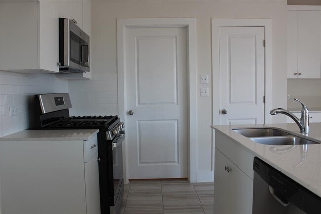 Building Photo - 508 White Steppe Way