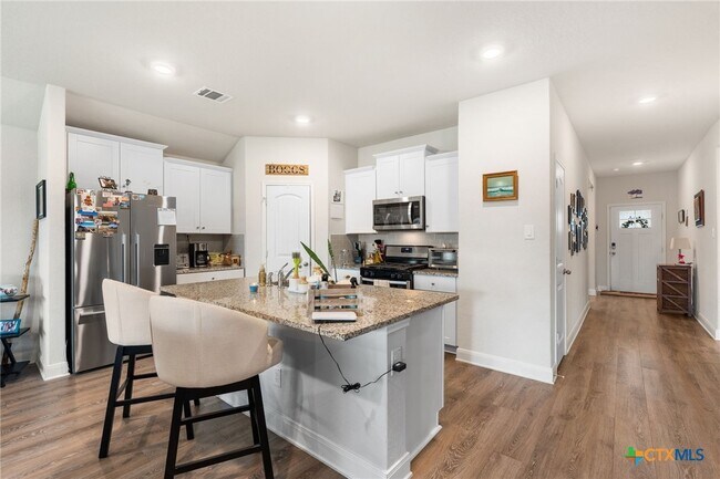 Building Photo - 1444 Acorn Wood