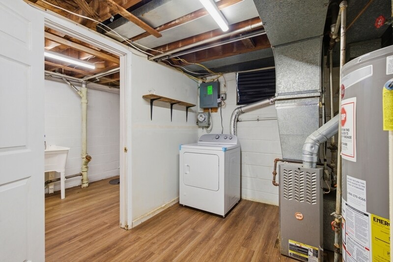 Building Photo - 3770 Ravenwood Ave