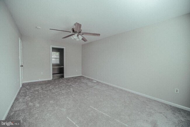 Building Photo - 5702 Cambridge Dr