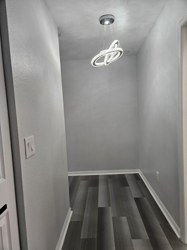 Building Photo - Stunning Fully Renovated Townhouse for rent in Land O' Lakes – Your Dream Home Awaits!