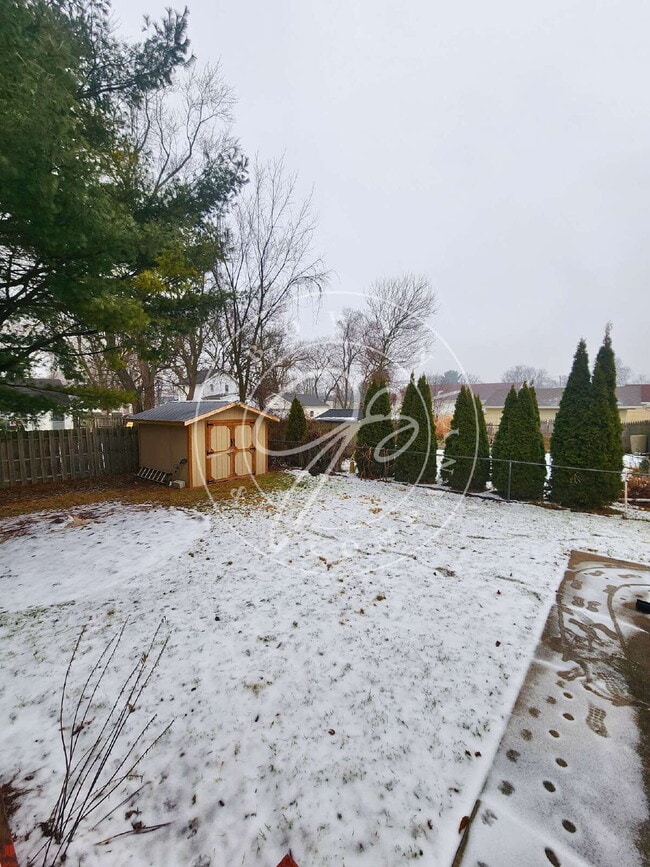 Building Photo - MUST SEE! Updated 3-Bedroom Home with Finished Basement & Large Fenced Yard