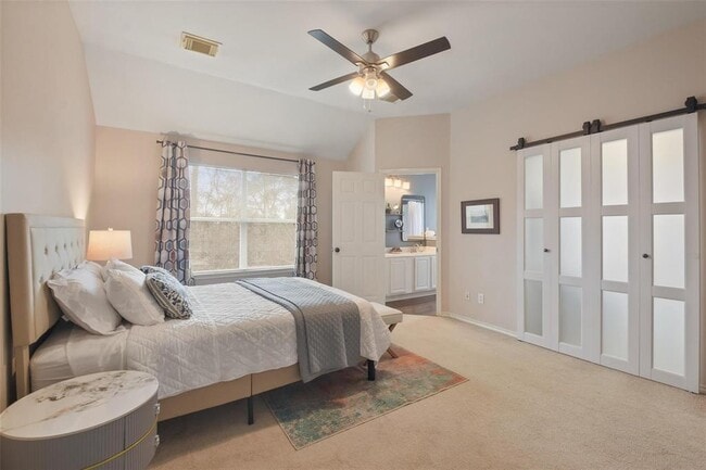 Building Photo - 7 S Villa Oaks Dr