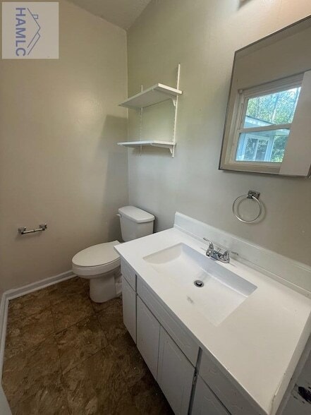 Building Photo - 814 Kelly Dr