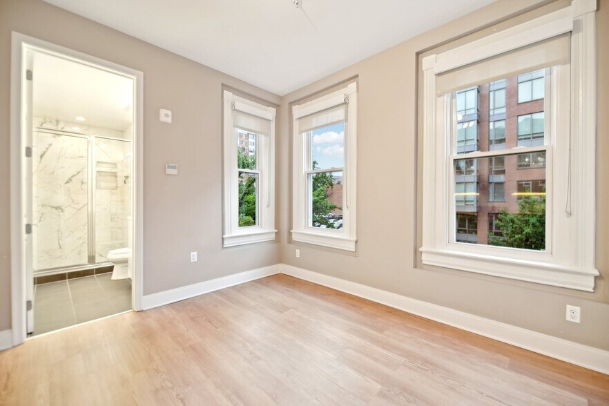 Living Room - 459 Massachusetts Ave NW