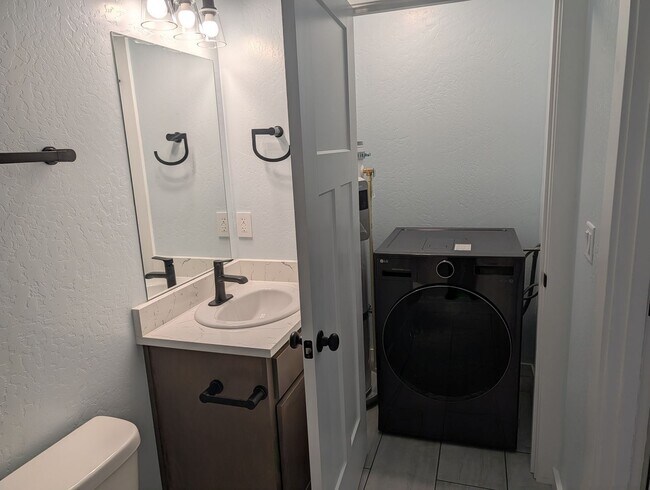 Building Photo - Brand New Single Level Home