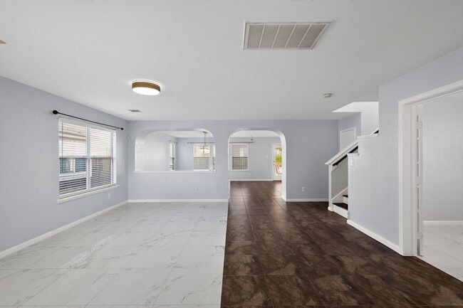 Building Photo - 331 Mantova Dr