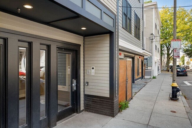 Building Photo - 205 W 8th St