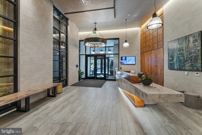 Building Photo - 1300 4th St SE