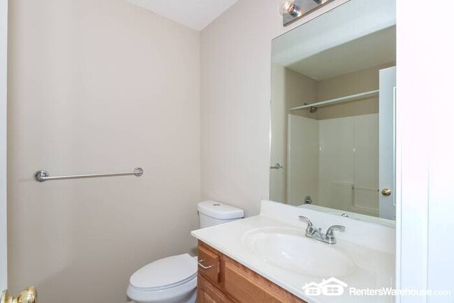 Building Photo - 3 Bed 2.5 Bath Home For Rent In Shoal Cree...