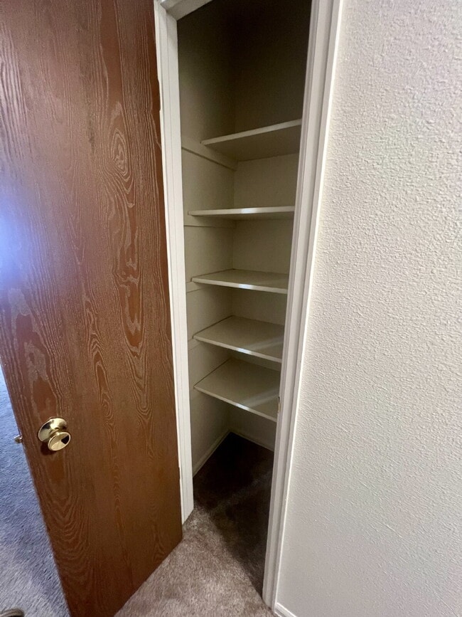 Building Photo - Upper level two bedroom, one bathroom clos...