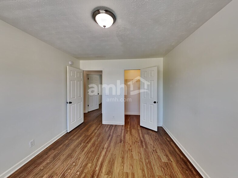 Building Photo - 1419 Westview Dr