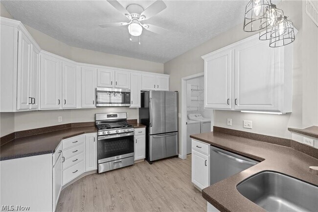 Building Photo - 2547 Wyndgate Ct