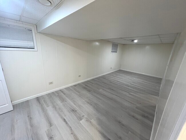 Building Photo - 39 Berkshire Dr
