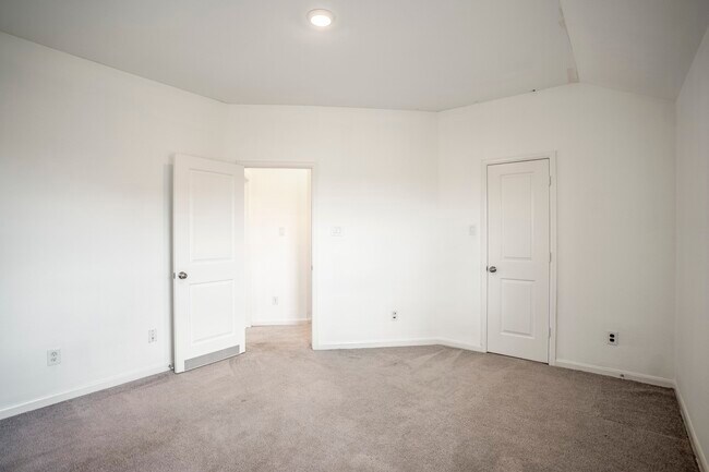 Building Photo - 4903 Chestnut Valley Ln