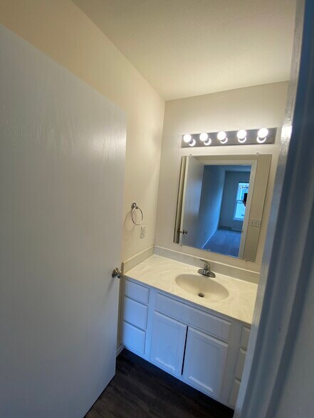 Building Photo - 109 Alena Ln