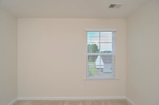 Building Photo - 429 Eastfair Dr