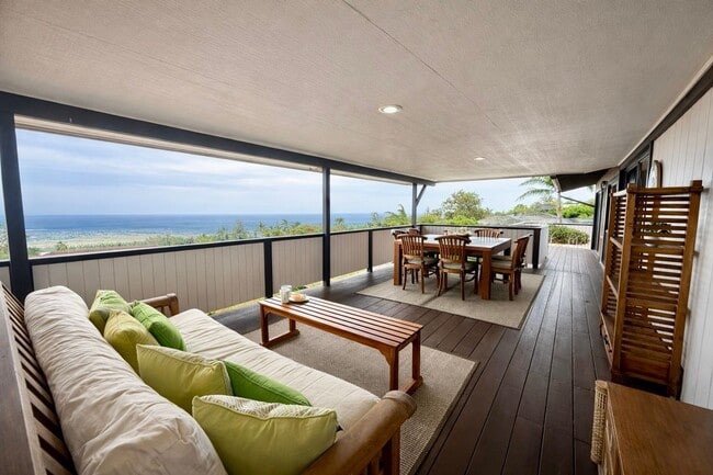 Building Photo - Stunning 3-Bedroom Home on with Panoramic Ocean Views!