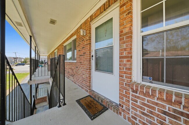 Building Photo - AMAZING 3 BED, 2 FULL BATH APARTMENT FOR RENT IN OCEAN VIEW!