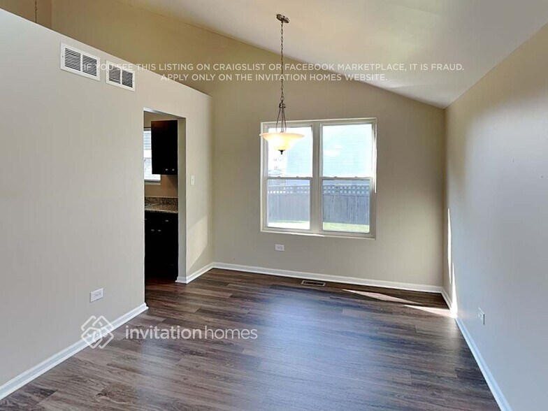 Building Photo - 1313 Lasser Dr