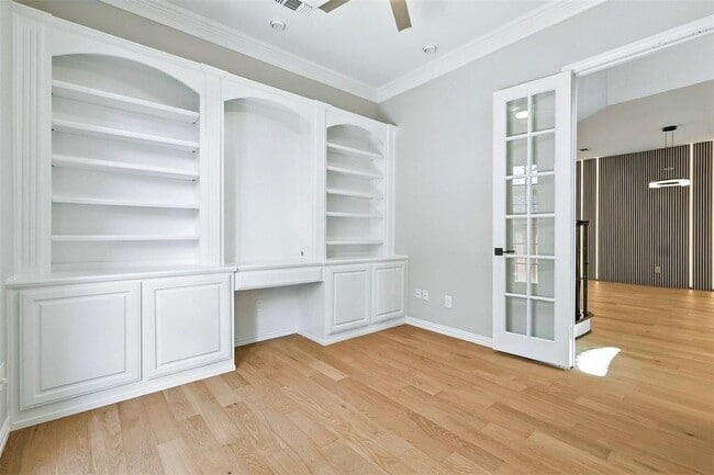 Building Photo - 8220 Misty Shores Ln