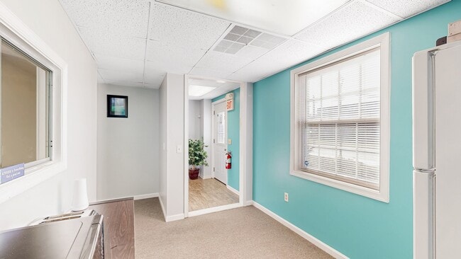 Building Photo - 383 W North St