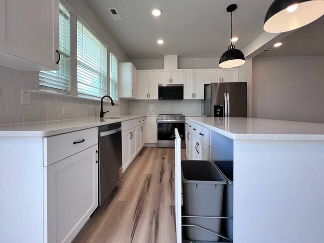 Building Photo - 139 Siebold St