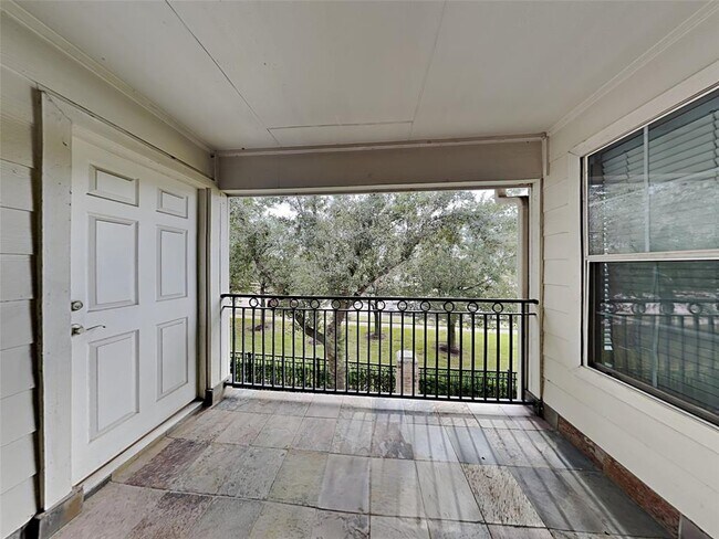 Building Photo - 2865 Westhollow Dr