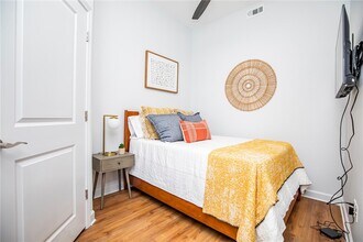 Building Photo - 904 Garland Ave