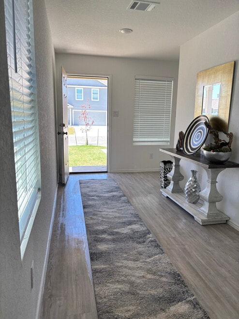 Building Photo - 9840 Butte Crk