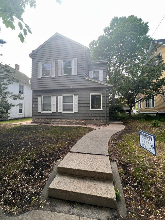 Primary Photo - 3116 Fremont Ave S