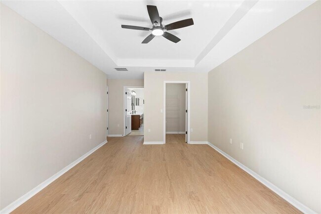 Building Photo - 1227 Tivoli Dr