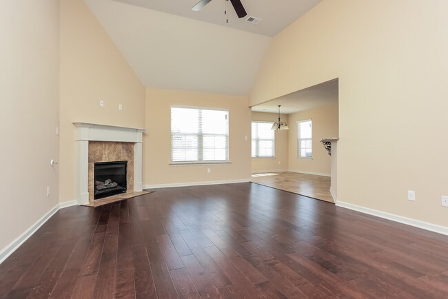 Building Photo - 2229 Lesterfield Pl
