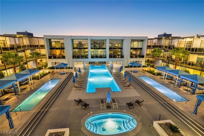 Building Photo - 8925 W Flamingo Rd