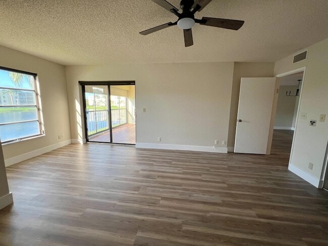 Building Photo - 7320 Amberly Ln