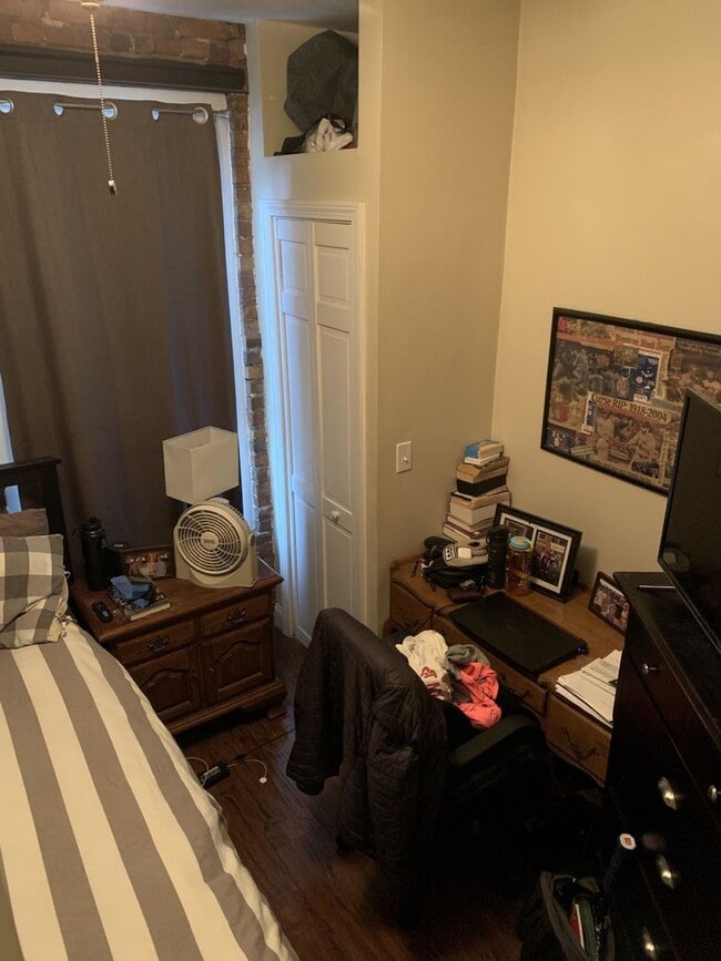 Building Photo - NORTH END 2 BED!!